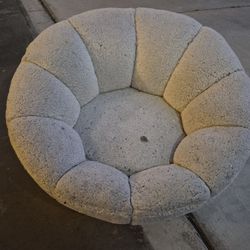 26" Wide White Fabric Swivel Pet Chair Bed Cot - Good For Small Cats Or Dogs - Functions Perfectly, Steam Clean It & Could Be Good As New