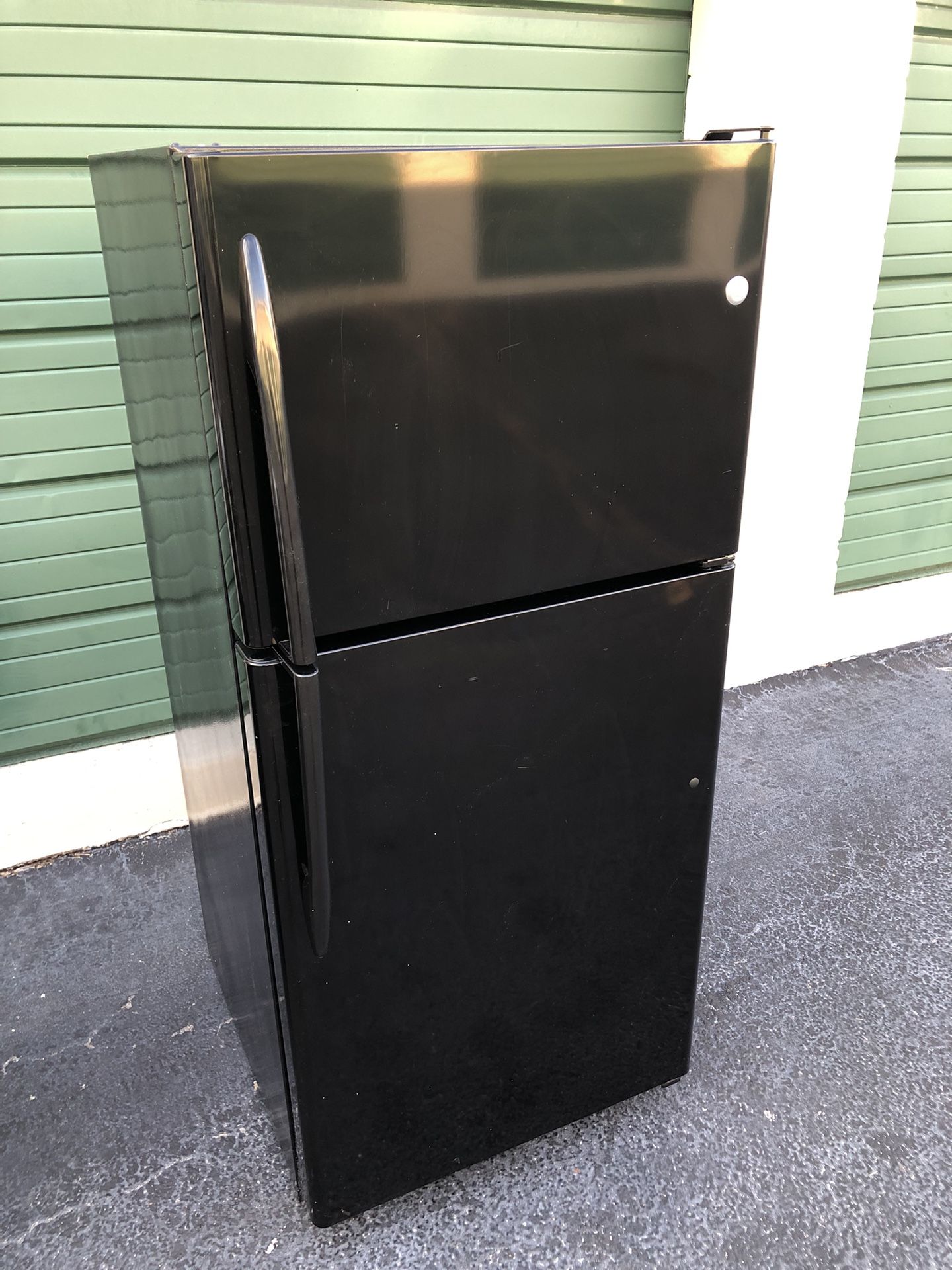 GE Black Top Mount Refrigerator