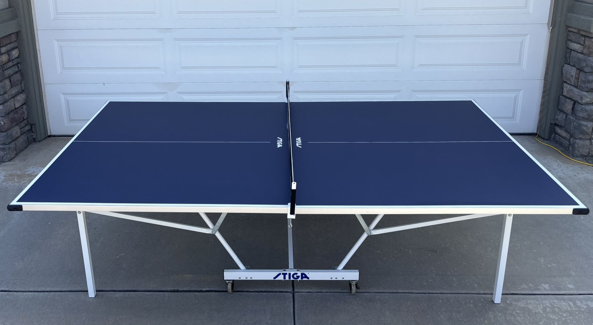 STIGA Quickplay Indoor/Outdoor Ping Pong Table model T8287M