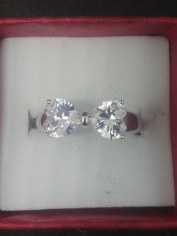Pretty bow ring
