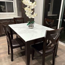 5pcs beautiful dinning table with 4 chairs