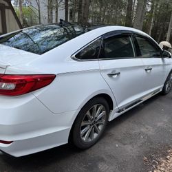 Mileage: 123,000 miles MPG: 25 city / 36 hwy Color: white Body Style: Sedan Engine: 4 Cyl 2.4 L Transmission: Automatic Description: Used 2016 Hyundai