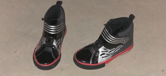 Boys toddler Star Wars Shoes - Size 10