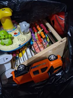 FREE ASSORTED STUFFS HOUSEHOLD GOODS.