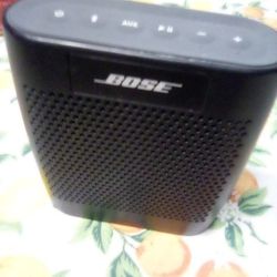 BOSE BLUETOOTH SPEAKER NO FLAWS PERFECT WORKS GREAT COMES WITH CHARGER SEE ALL PICS