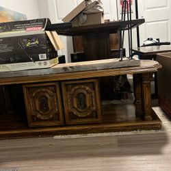 Miscellaneous/shop vac/ elec pressure washer/ wooden table