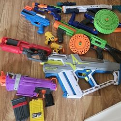 Lot Of Nerf Gun