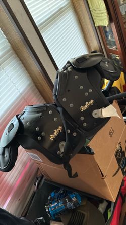 Shoulder pads youth football