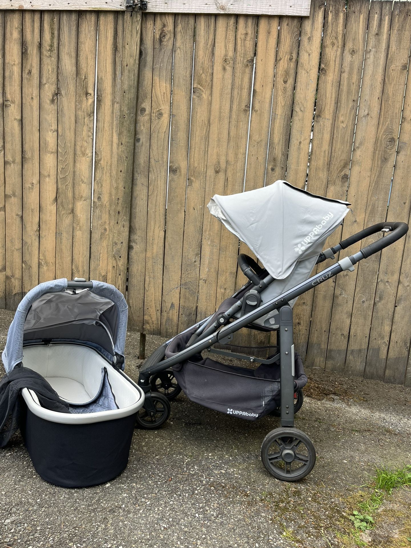 Uppa Baby Vista Stroller With Bassinet and Mosquito Net