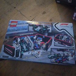 Legos 678 Pieces Formula 1 