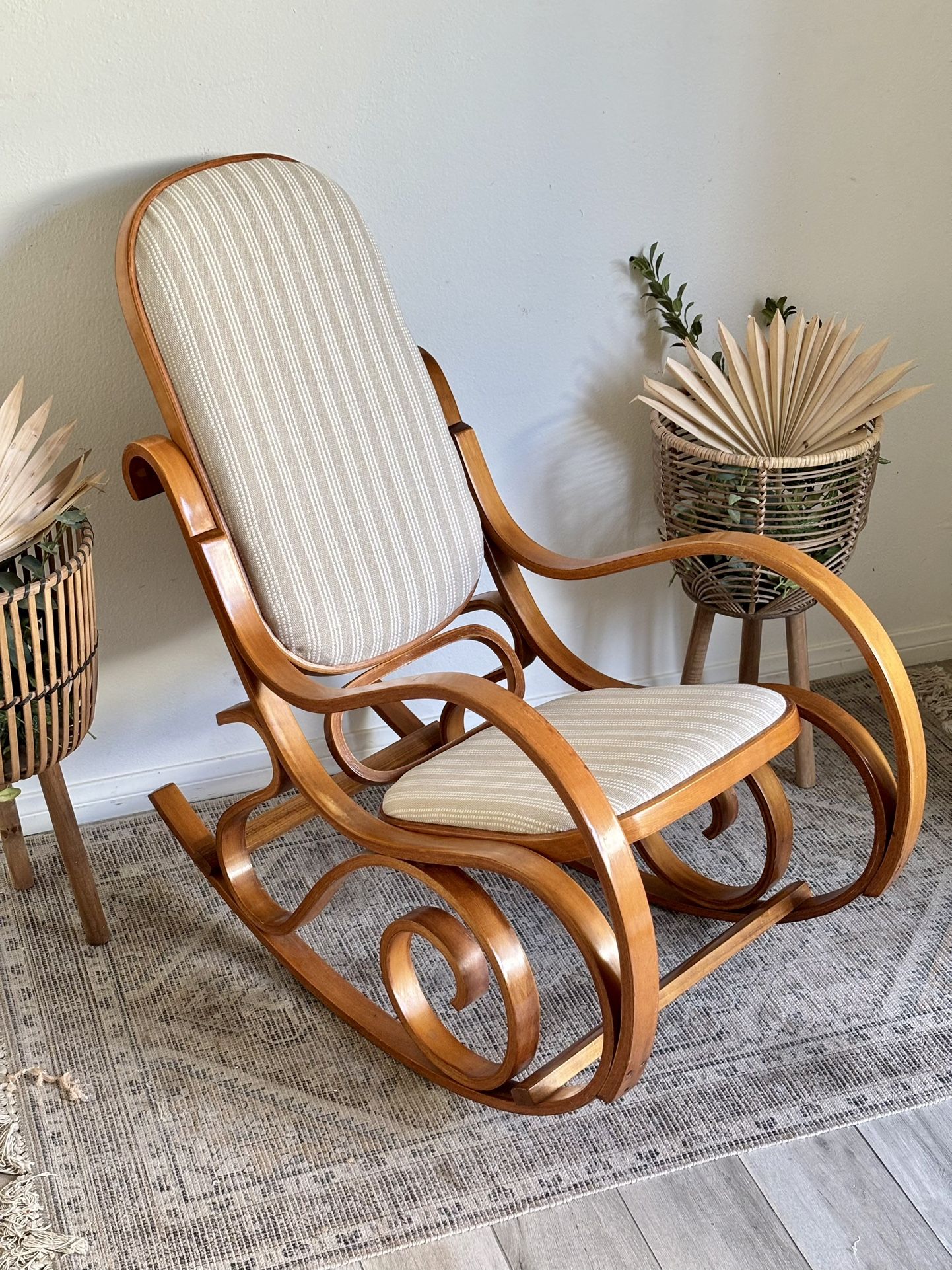 1970s Vintage Rocking Chair