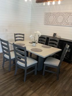 Dinning Table