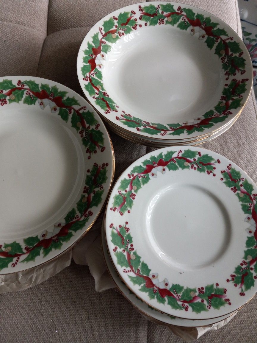 Christmas Holiday Decorative Dishware