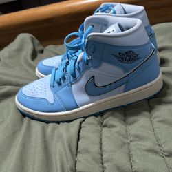 Women’s Jordan 1’s sz 9