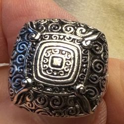 440-PTT A New  Beautifully Designed Aztec Style Silver Colored Metal Ring Size 6