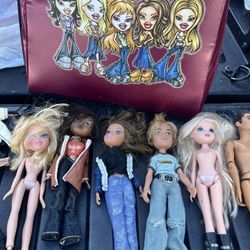 Bratz Doll Lot, Carring Case - PLUS! 