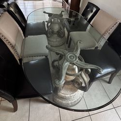 Comedor elegante de vidrio con 6 sillas – excelente estado