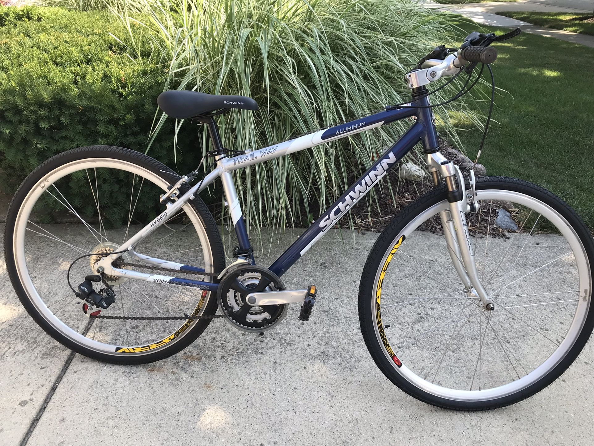 Schwinn Hybrid Bike - 21-speed