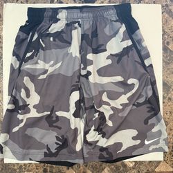 MENS NIKE DRY FIT CAMO SHORTS SZ L