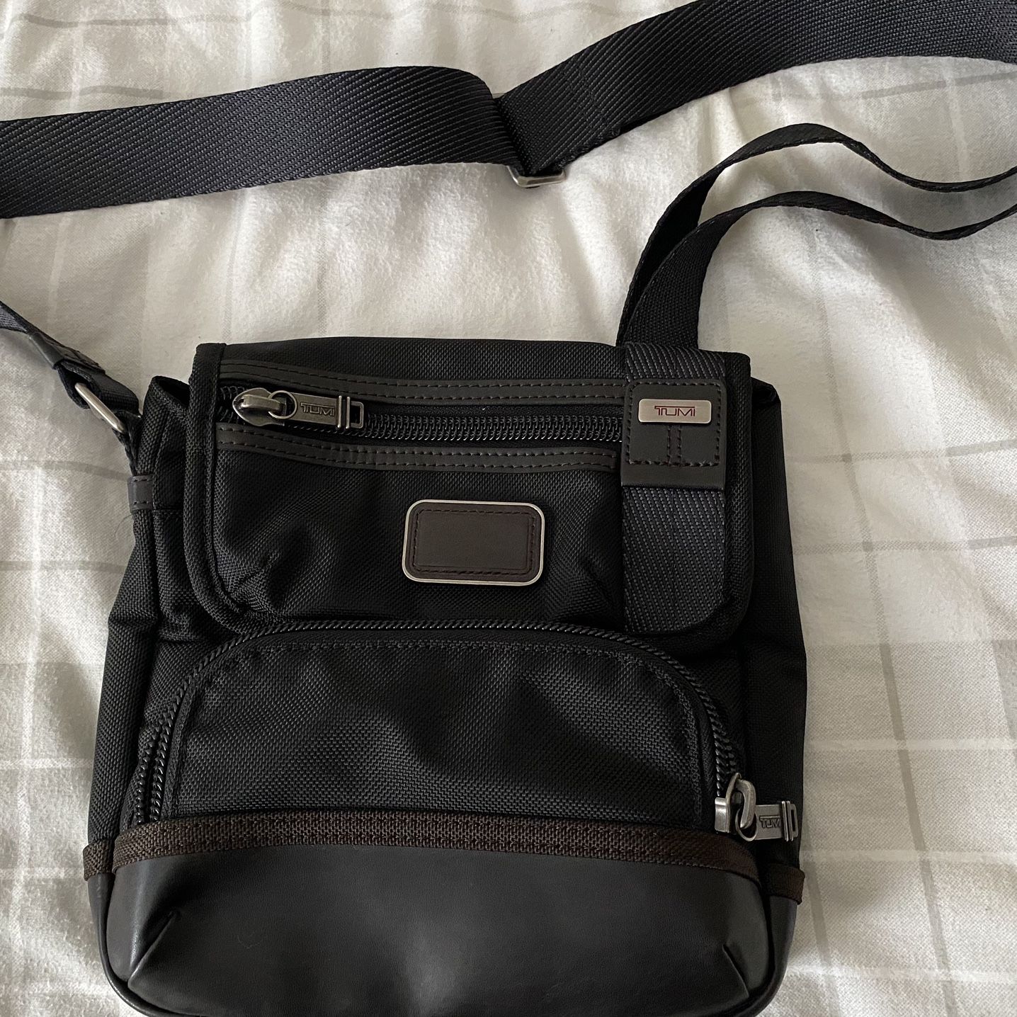 Tumi alpha bravo barstow crossbody sale