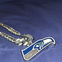 Seattle Seahawks Rhinestone Pendant With Iced Out Necklace