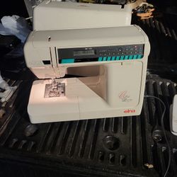 Elna 6003 Q Quilter's Dream. Sewing Machine 