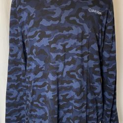 Calvin Klein Move 365 Collection Men’s L (Fits like XL) Long Sleeve Crew Neck Blue Camo Shirt 