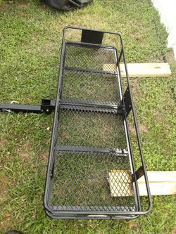 Cargo carrier