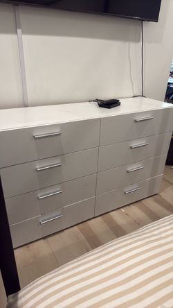White 8-Drawer Double Dresser