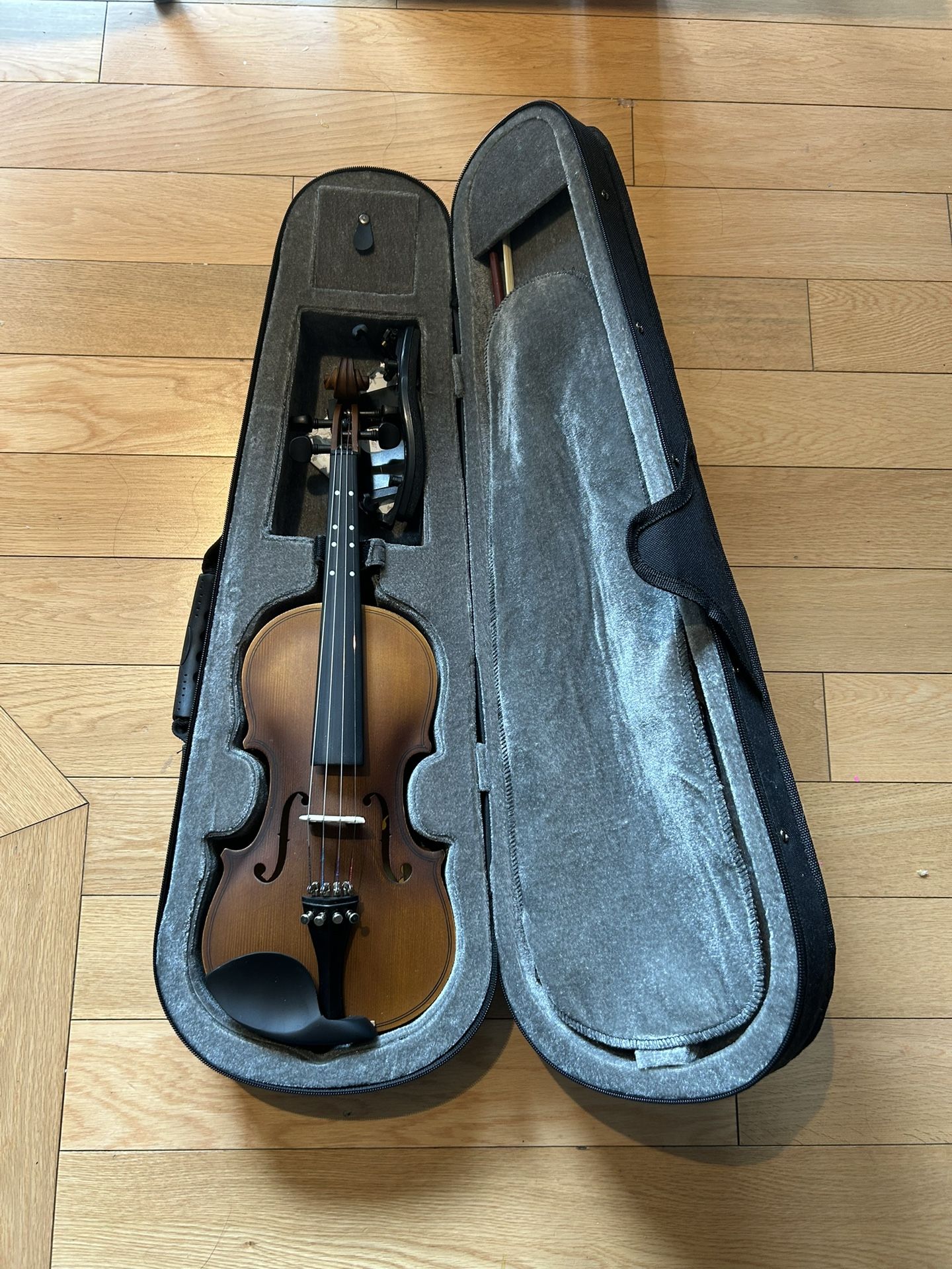 1/2 Size Violin With Shoulder Rest, Extra Strings, Violin Case (no Rosin)