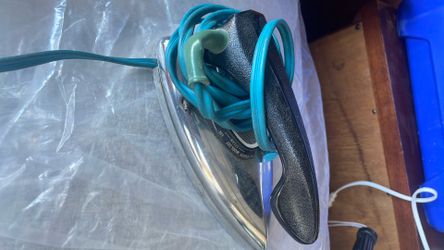 Vintage General Electric Iron (model H3F49)