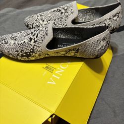 New Womens Size 8.5 Vince Camuto Flats