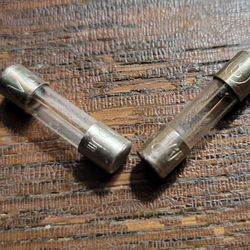 Pack Of 2 250V Fuses New Open Box