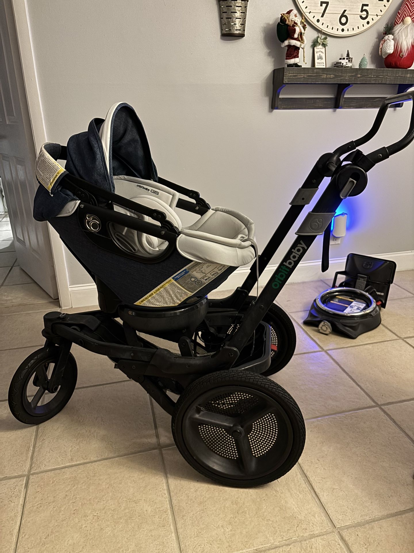 Orbit Baby Car seat And Jogging Stroller 