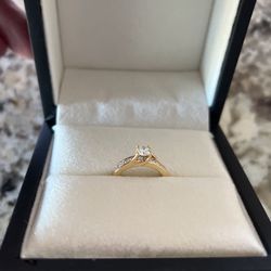 Diamond Wedding Ring At Least 10-11 Diamonds