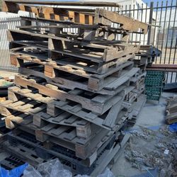 Free Irregular Size Pallets 