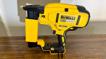 Dewalt 20v 18g Narrow Crown Stapler