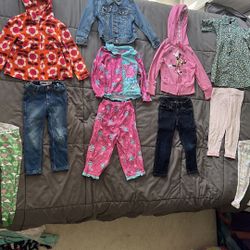 Old navy/oshkosh/disney/peppa pig/Arizona/baby gap 3T girls clothes. Green pajama pants are faded. Peppa pig pjs & pink leggings have piling. Minnie h