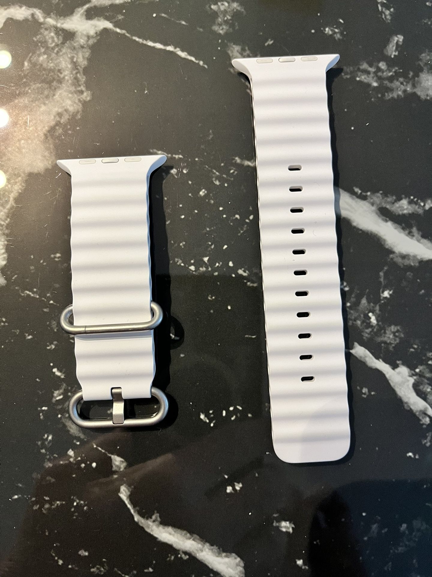 Apple Watch White Ocean Band 49mm