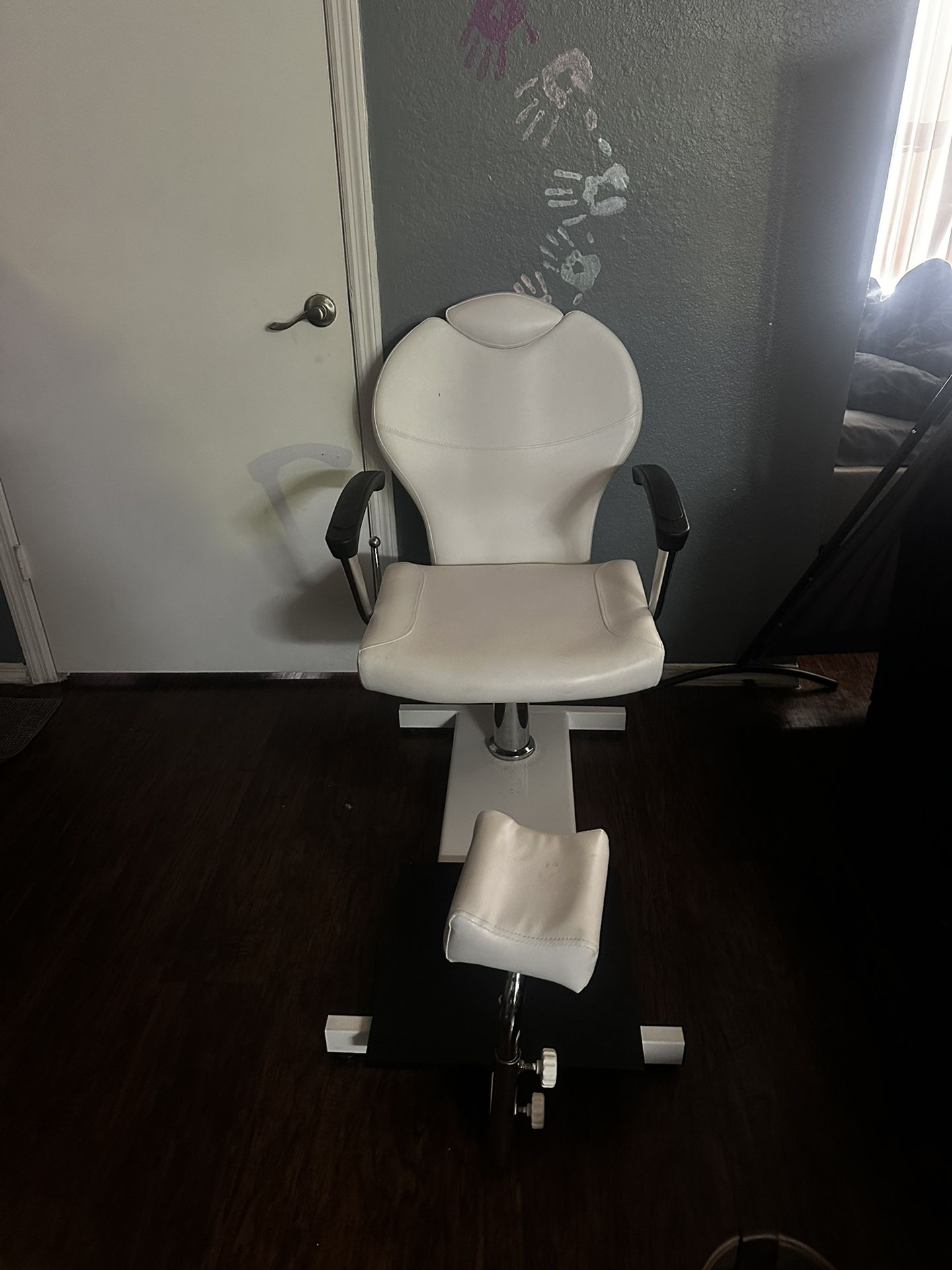 pedicure chair