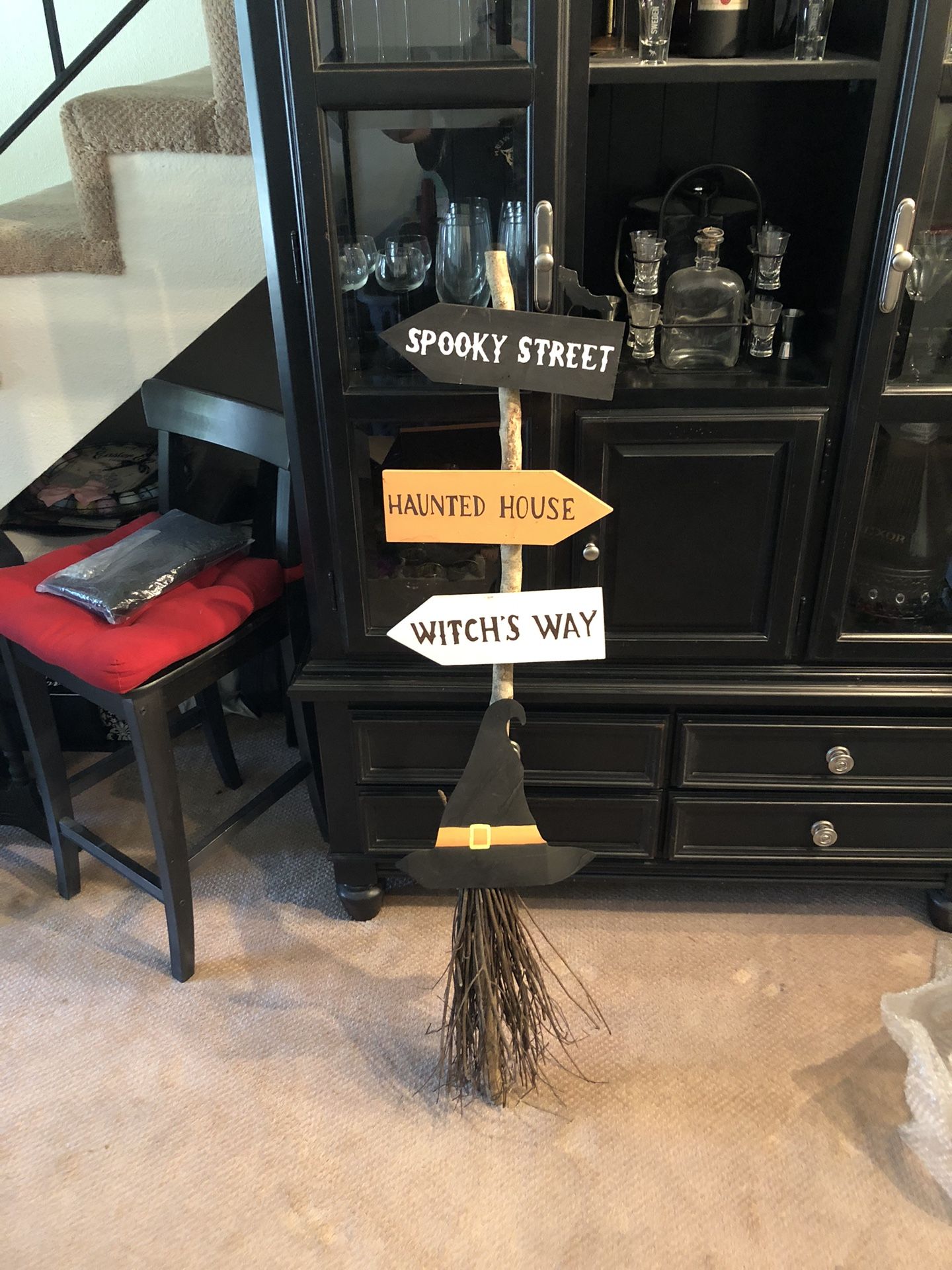Halloween Prop-Display-Decoration-Signs-Witch Hat-Broom