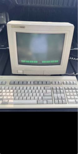 HP Hewlett Packard 700/92 Terminal with Keyboard