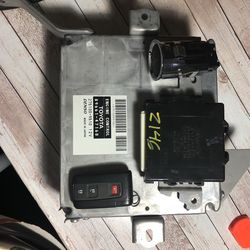 2004 To2009 Toyota Prius Engine Control Madule Amd Imoblazer And Smart Key And Power Button