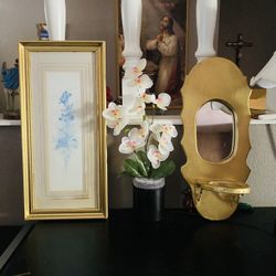 Assortmet Of Decorations 