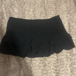 black skirt
