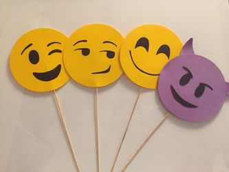 Emoji Party decorations