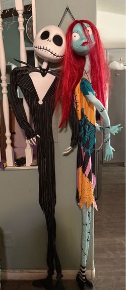 Jack and Sally lit up faces and play music