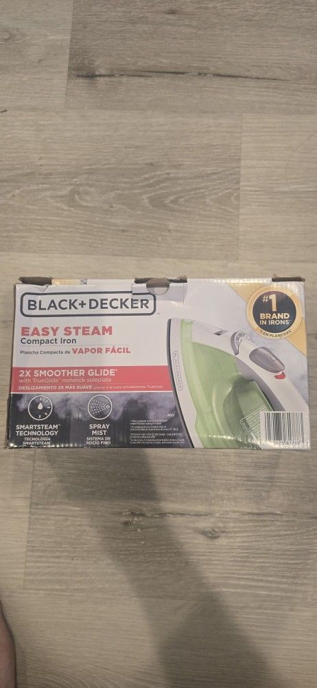BLACK+DECKER Easy Steam Compact IR0N - IR02V - TrueGlide Soleplate - EUC