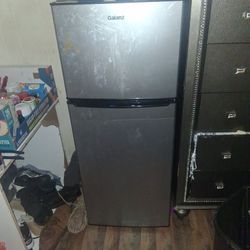 Minni Fridge 4.6 Ft