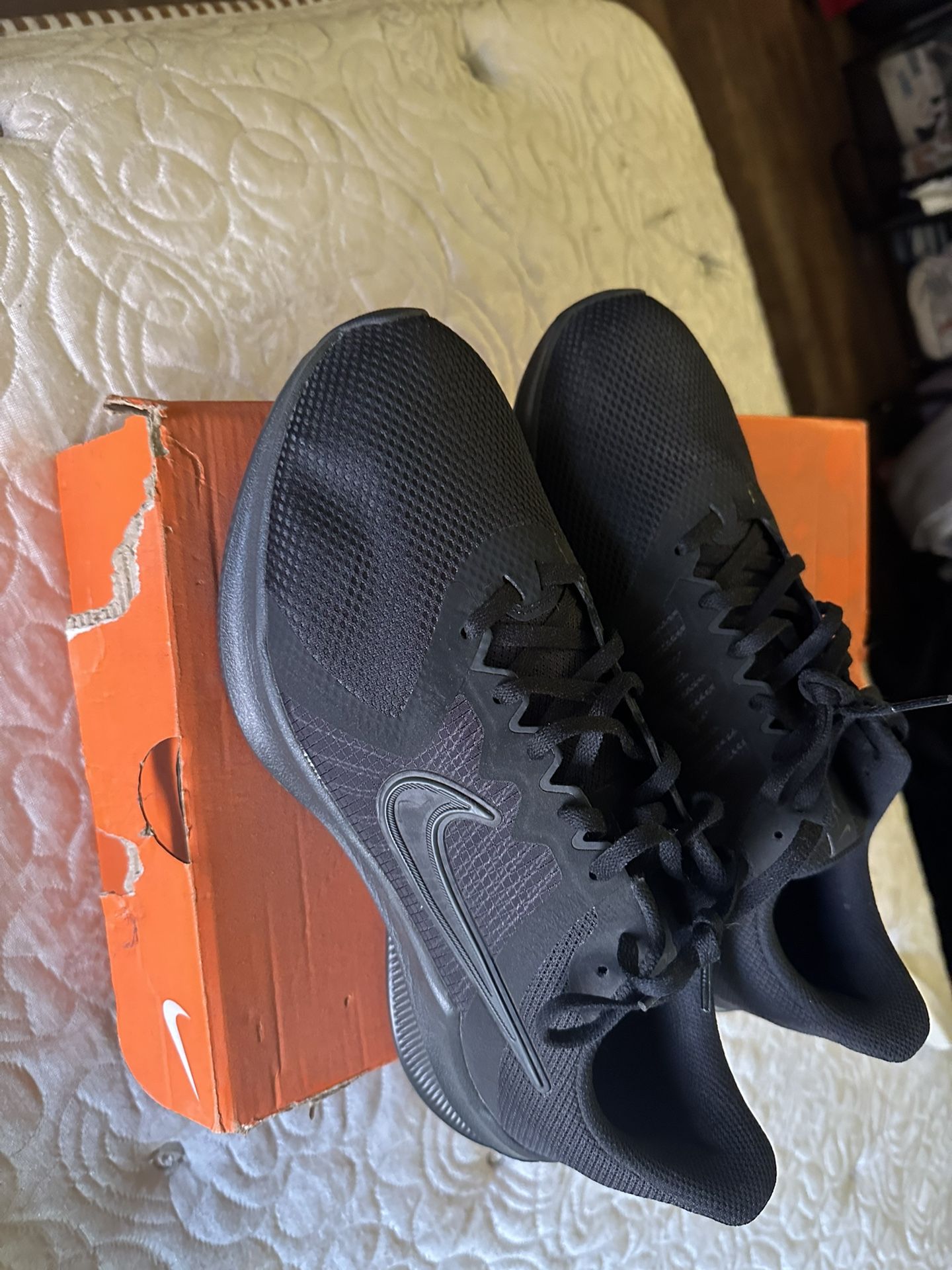 Men’s Nike Shoes 10.5